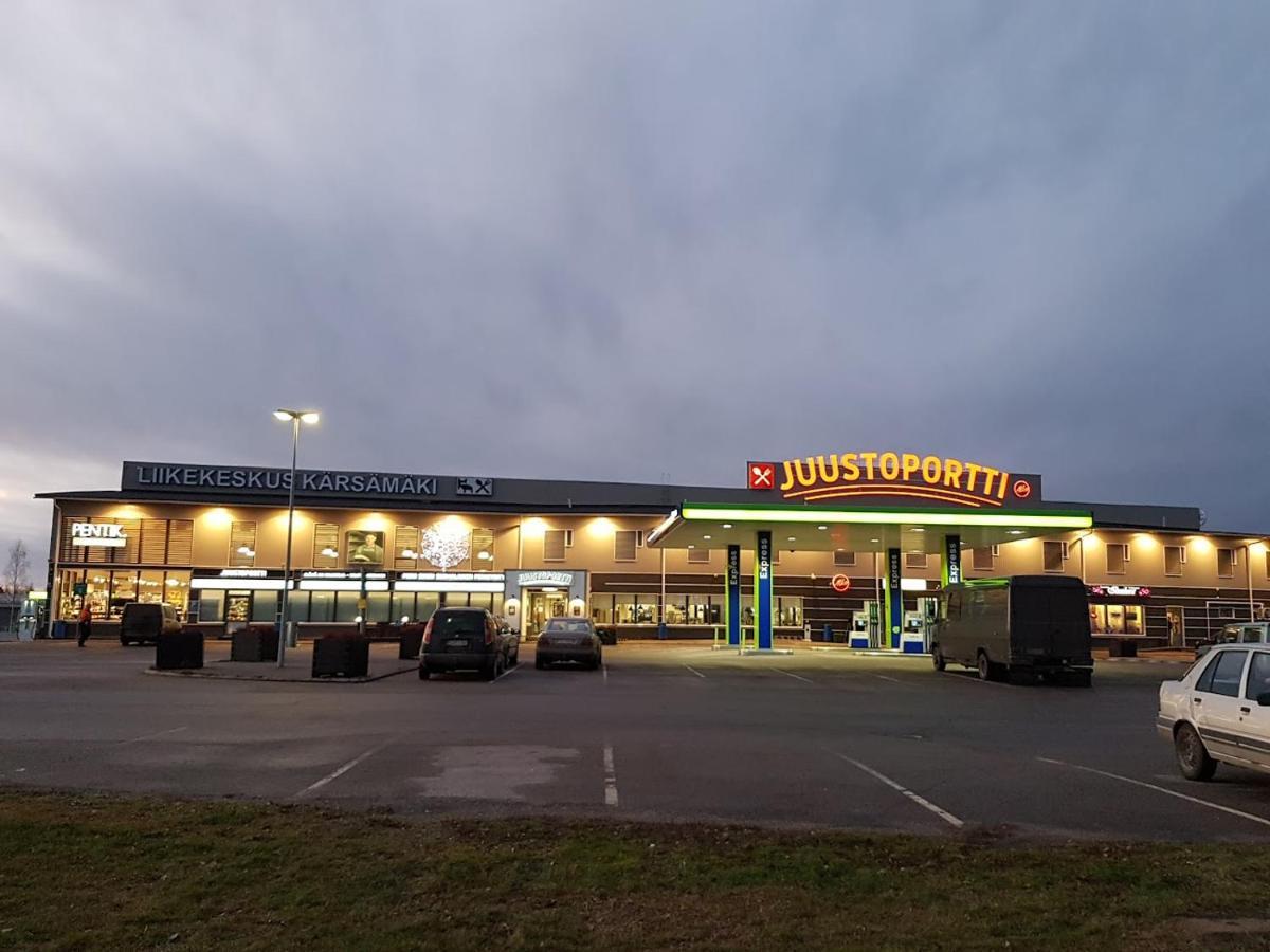 Hotelli Kaersaemaeki Exterior photo