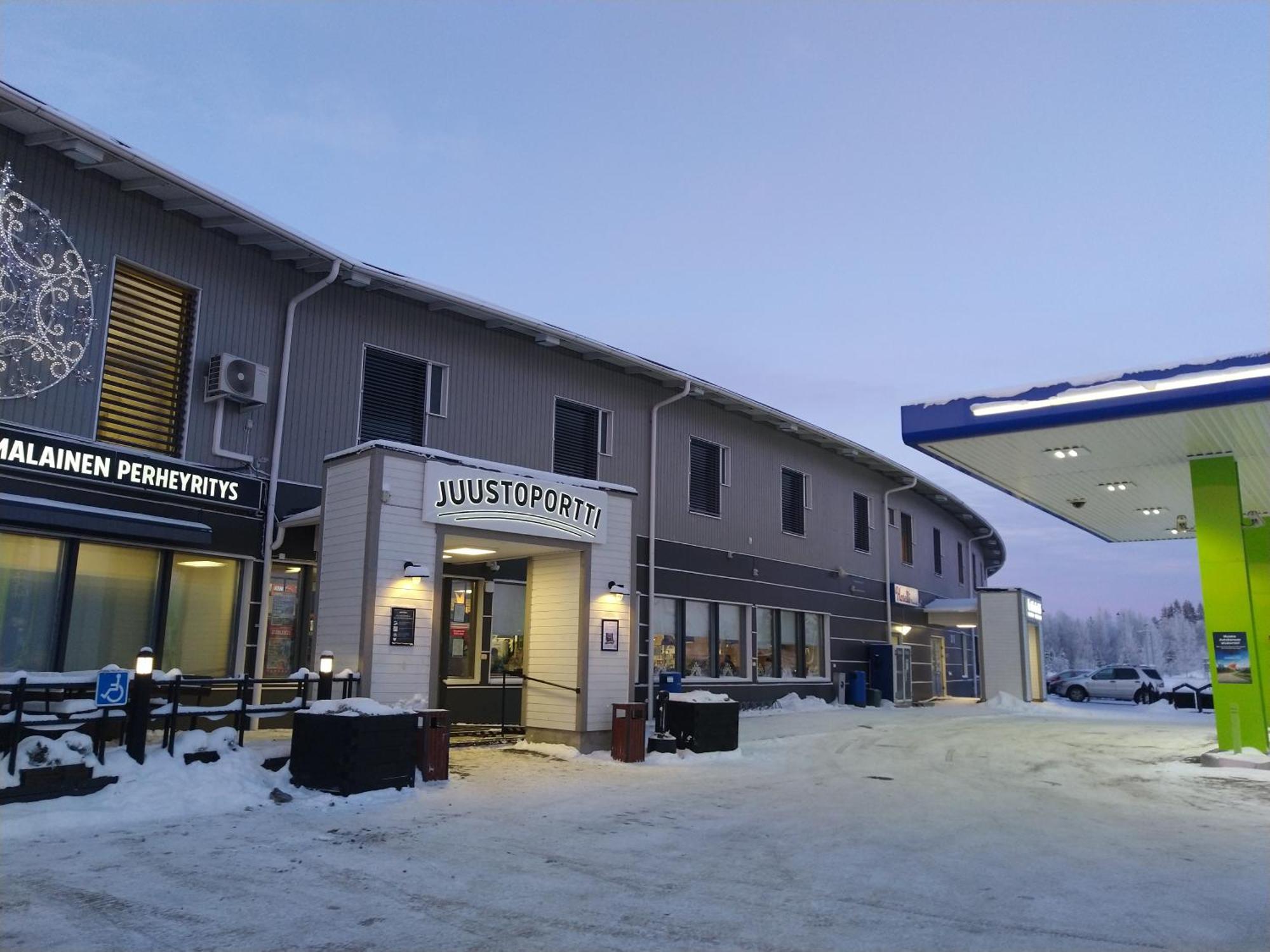 Hotelli Kaersaemaeki Exterior photo